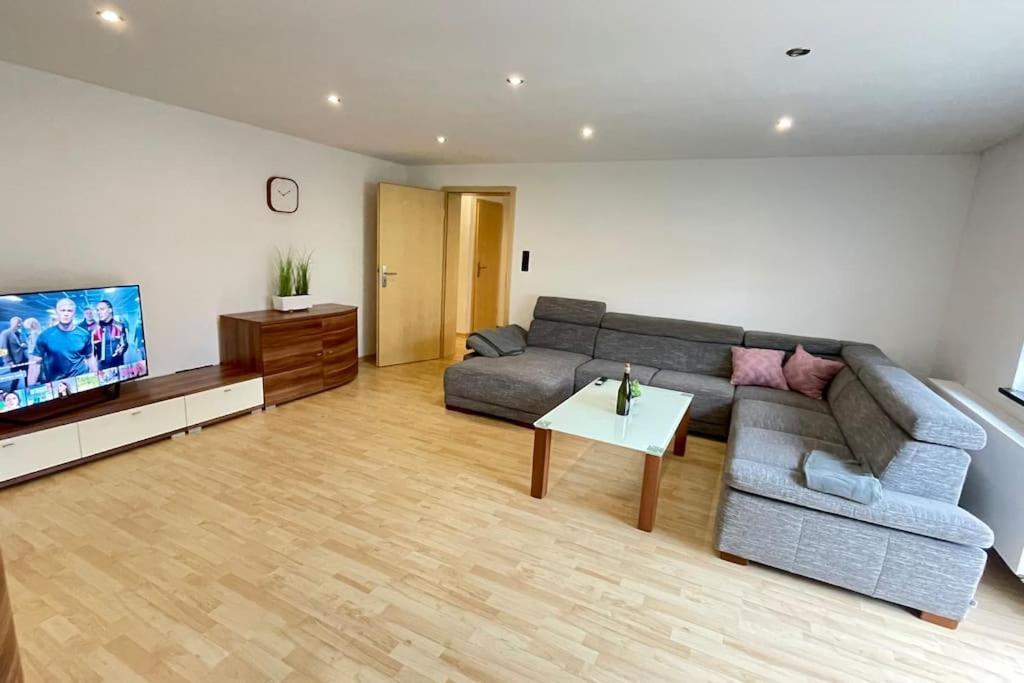 Shine Apartment Schwarzenfeld Екстериор снимка
