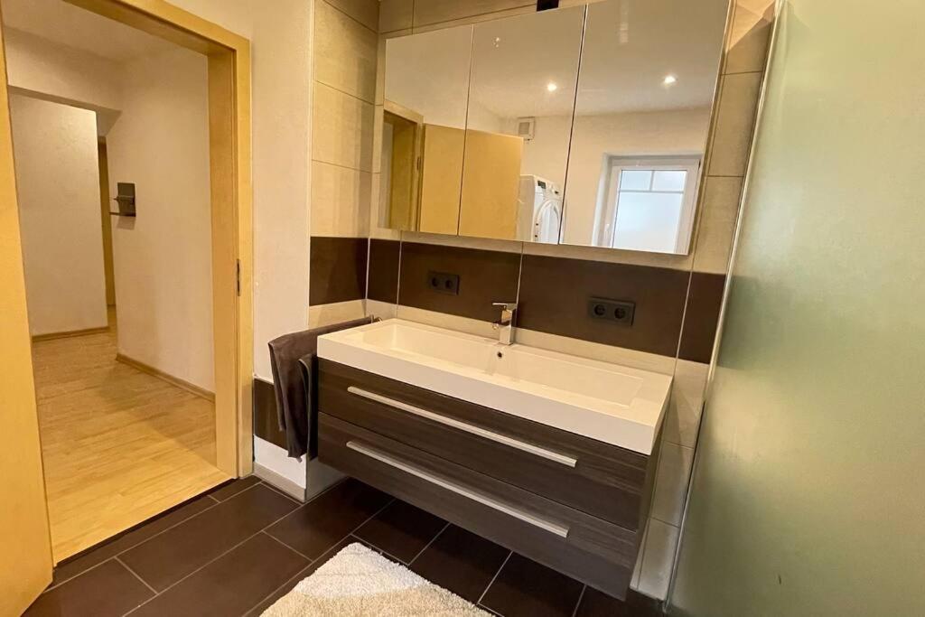 Shine Apartment Schwarzenfeld Екстериор снимка