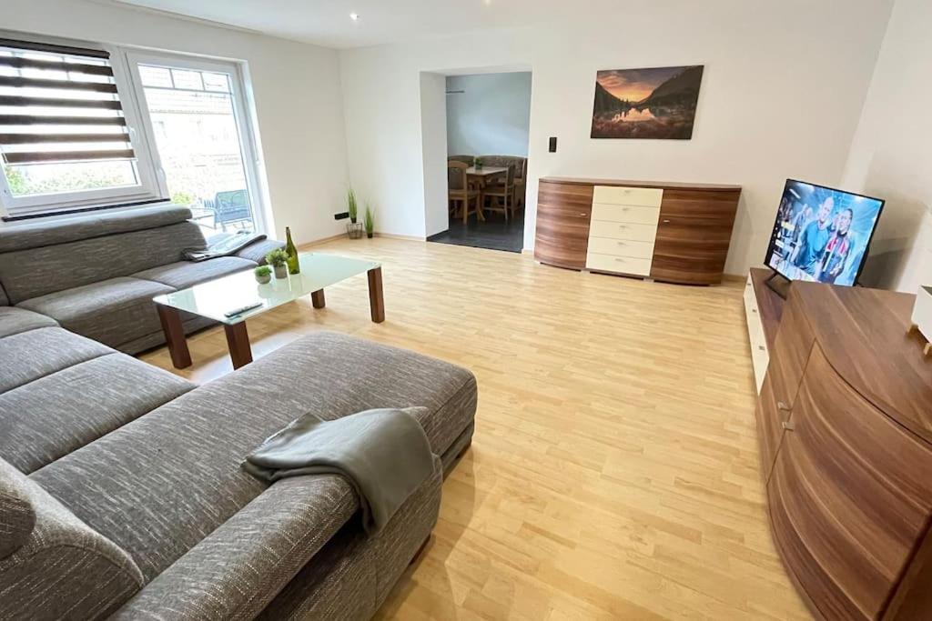 Shine Apartment Schwarzenfeld Екстериор снимка